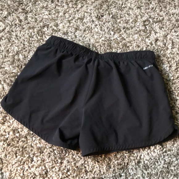 ❌SOLD❌ Nike Built In Spandex Black Shorts - Picture 3 of 5